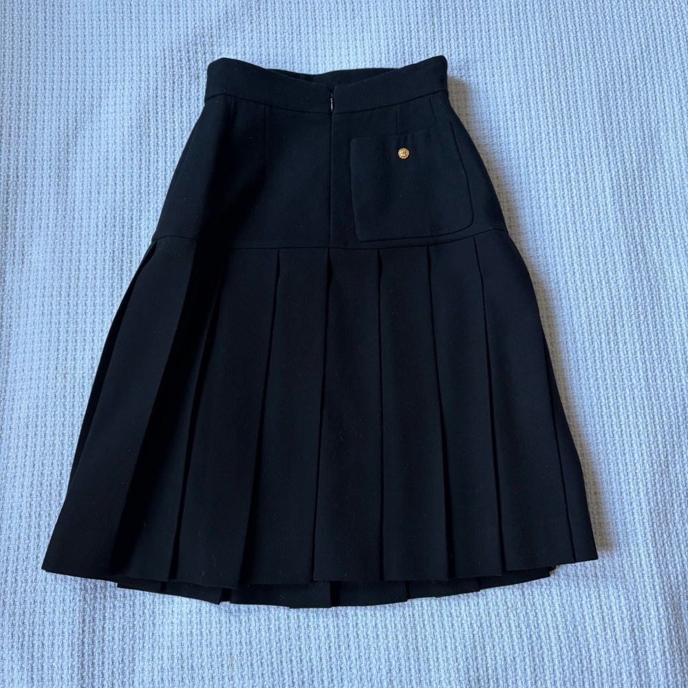 CHANEL Boutique France Black Pleated Wool Skirt Size FR 40 / Us XS-S